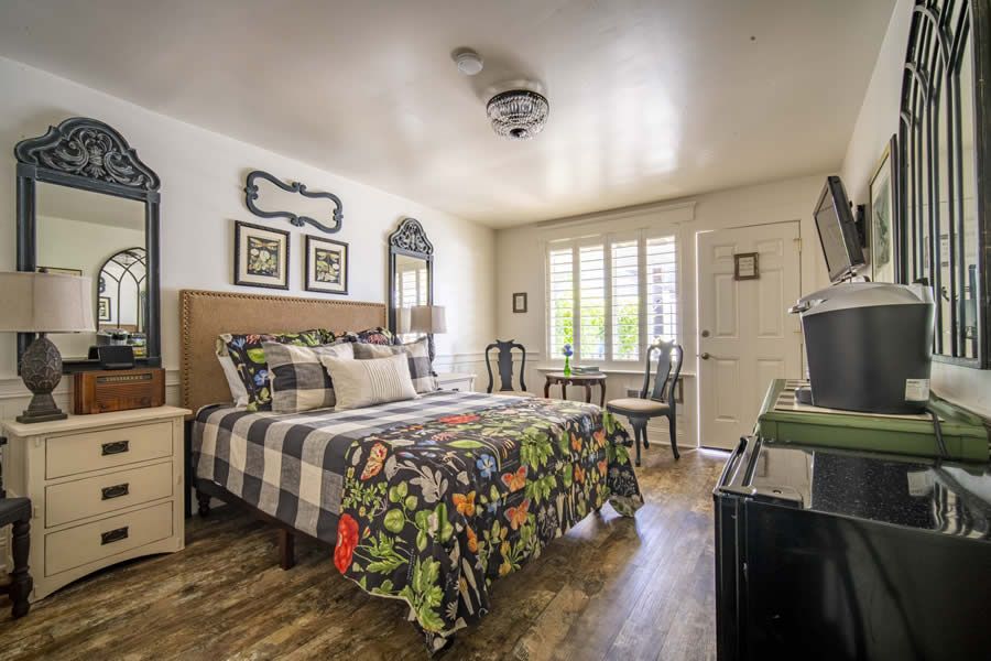 Bandon Oregon Hotel | Bandon Marina Inn Gallery | Waterfront Lodging