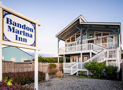 bandon marina inn - inn with sign